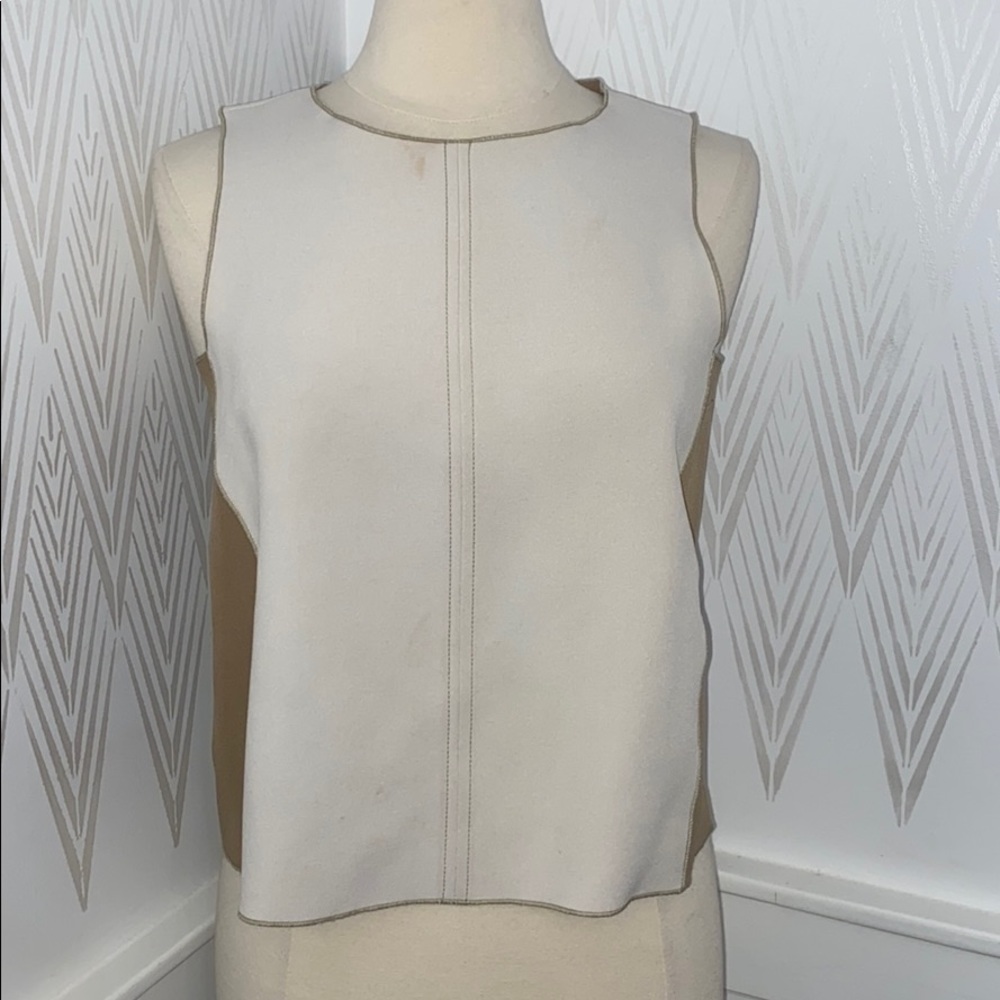 Contrast vest